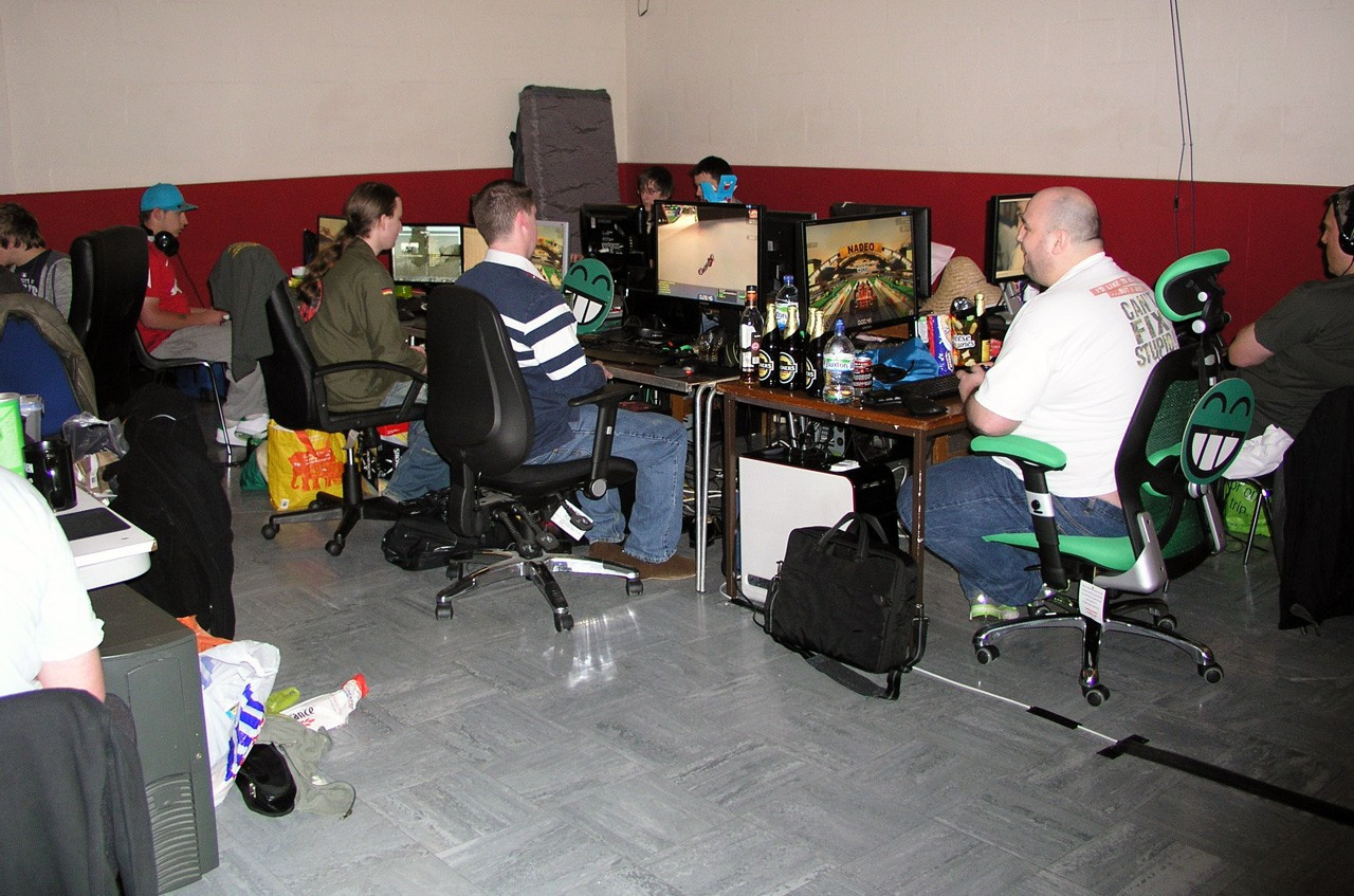 Green Team playing Trackmania